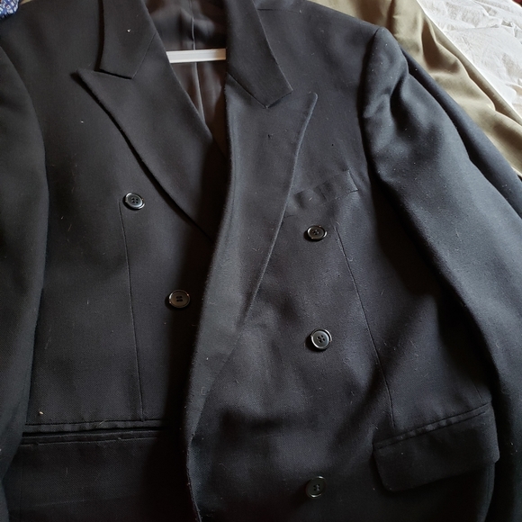 Men's suits like new.  Worn once or twice each. - Picture 2 of 16
